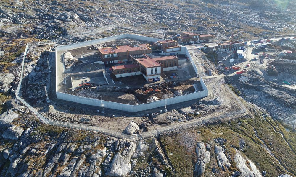 Friis & Moltke har tegnet flere fængsler - blandt andet den nye topsikrede anstalt i Nuuk i Grønland. Anstalten er lavet for Justitsministeriet og Direktoratet for Kriminalforsorgen Friis & Moltke har tegnet flere fængsler - blandt andet den nye topsikrede anstalt i Nuuk i Grønland. Anstalten er lavet for Justitsministeriet og Direktoratet for Kriminalforsorgen