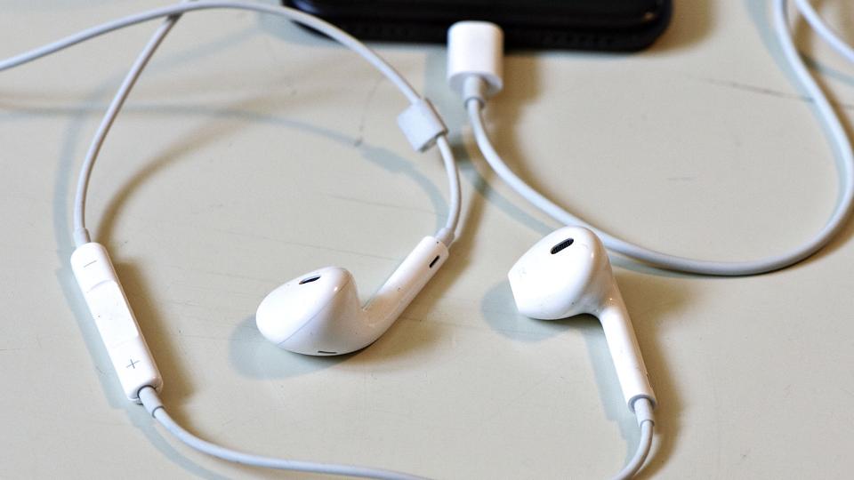 Udsættelse for støj - eksempelvis fra hovedtelefoner - kan udløse tinnitus, lyder det fra Høreforeningen. (Arkivfoto). <i>Henning Bagger/Ritzau Scanpix</i>