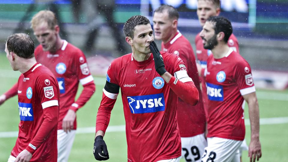 Nicklas Helenius og holdkammeraterne er sikret en plads i Superligaens mesterskabsspil og dermed også en ny sæson i landets bedste række. <i>Henning Bagger/Ritzau Scanpix</i>