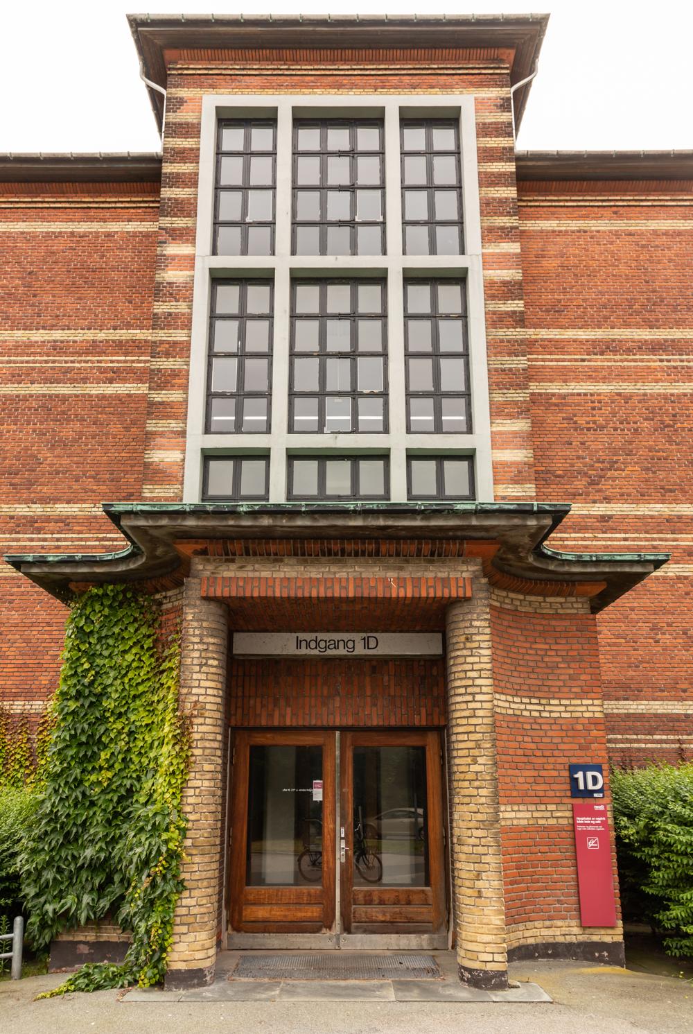 Aarhus Kommune indgik i 2014 en aftale med Region Midtjylland om at overtage det tidligere Amtssygehus' bygninger og grund ved Tage Hansens Gade i Aarhus.
