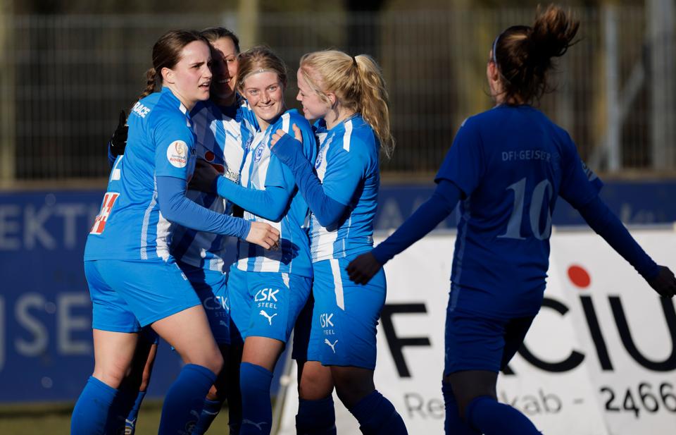 Rikke Dybdahl er med sine to mål mod Brøndby topscorer i Gjensidige Kvindeligaen.  <i>Foto: Henrik Bo</i>