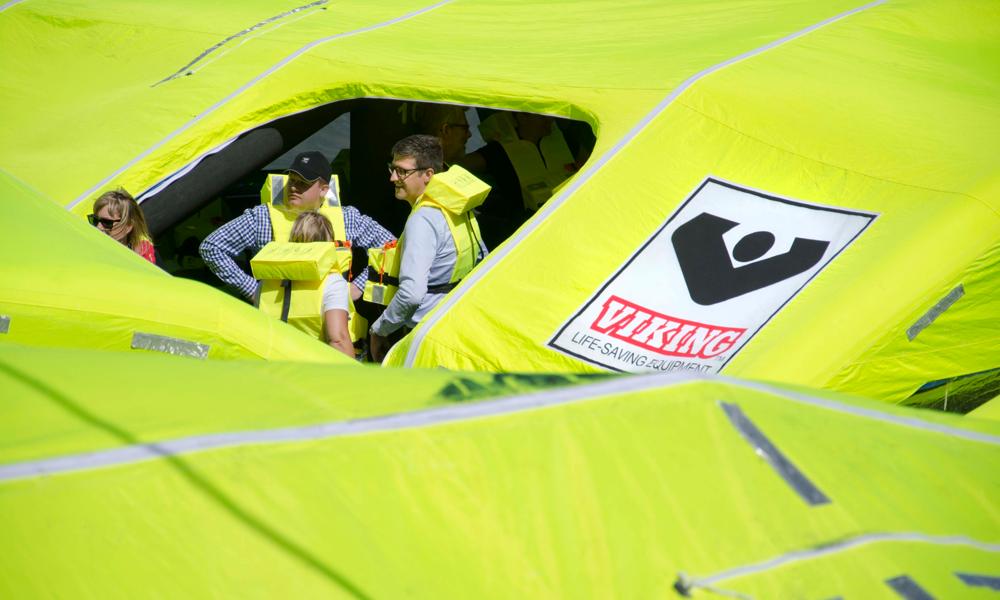 Viking Life-Saving Equipment producerer og servicerer redningsudstyr til den maritime branche. Viking Life-Saving Equipment producerer og servicerer redningsudstyr til den maritime branche.