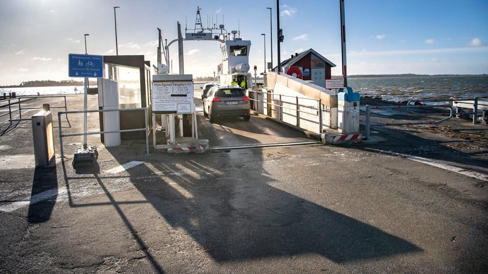 Hals-Egense færgen har været udsat for et frækt tyveri, hvor en færge er tømt for diesel. Tyveriet skete fra reservefærgen, der ligger ved en træbro i Hals. <i>Arkivfoto: Claus Søndberg</i>