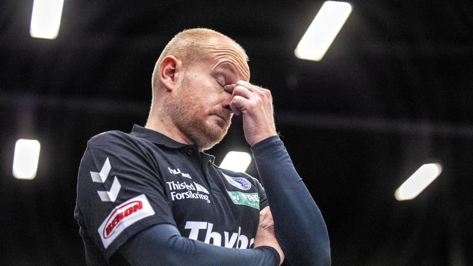 Niels Agesen forsøgte sig med en lang række af forskellige konstellationer i løbet af kampen. <i>Arkivfoto: Torben Hansen</i>