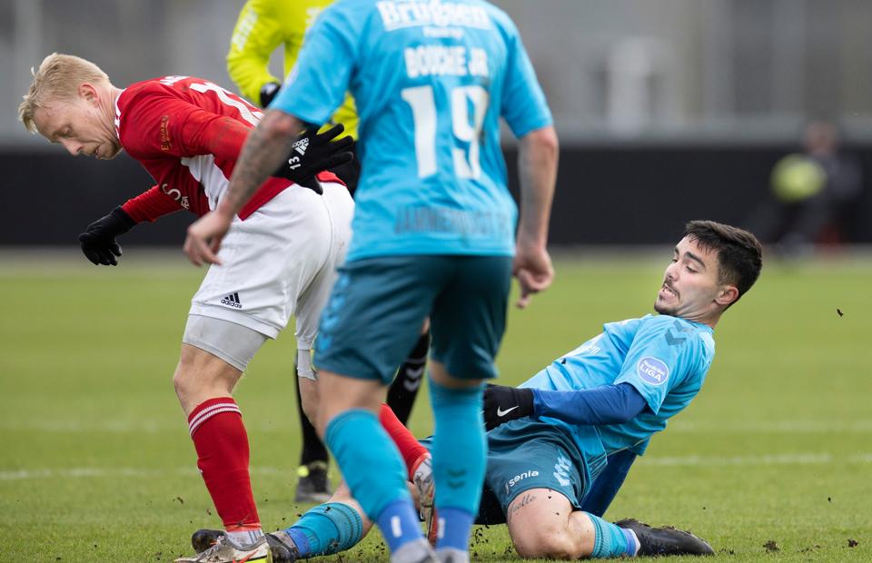 Omar Natami (th.) scorede, men det rakte ikke til point for Jammerbugt FC. <i>Arkivfoto: Claus Søndberg</i>
