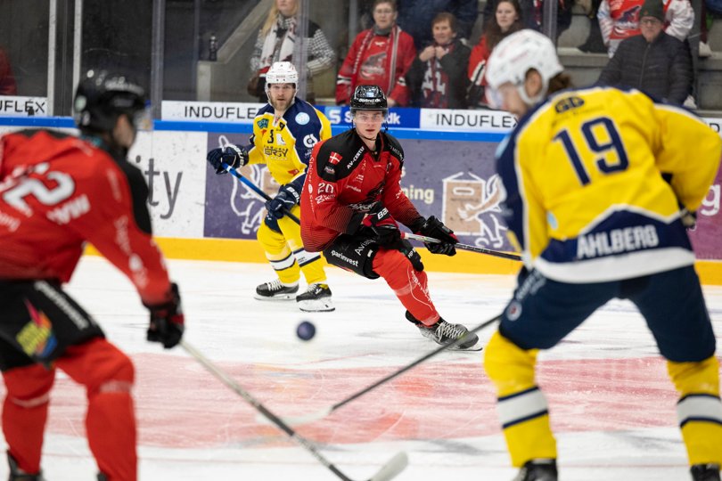 20-årige Jacob Møller Jensen skifter den aalborgensiske is ud med frederikshavnsk. <i>Foto: Henrik Bo</i>