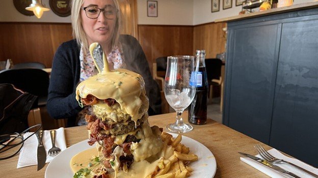 Monsterburgeren nåede at blive vinterens trækplaster for Gjøl Kro. <i>Arkivfoto</i>