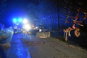 Bil stødte sammen med traktor: 72-årig omkom