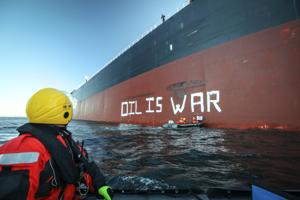Greenpeace raser: Russisk olie flyttes stadig i Ålbæk Bugt