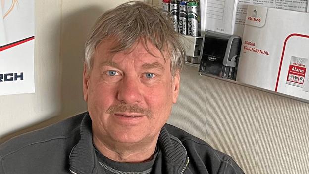 John Christensen tog en timeout - og hjalp med til at sikre, at en nyindkøbt bus i Norge kunne komme til Ålbæk allerede i denne uge og dermed gøre turen mulig.