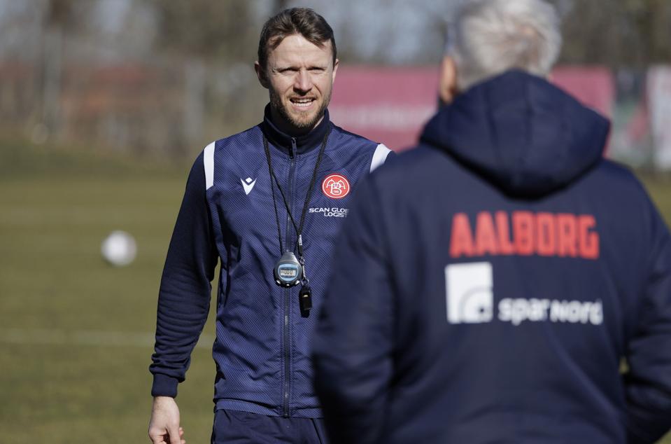 Rasmus Würtz er glad for, at Erik Hamrén er tilbage som cheftræner i AaB. <i>Arkivfoto: Henrik Bo</i>