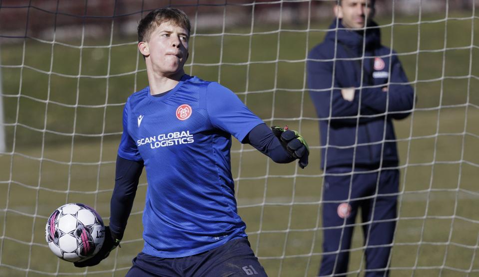 Theo Sander er lige nu i Israel for at spille U17-EM. <i>Foto: Henrik Bo</i>