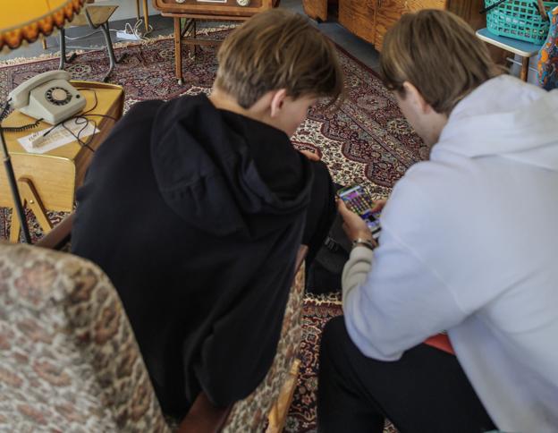 I stedet for i kantinen blev dagens pause taget i den østtyske stue. Foto: Martin Damgård <i>Martin Damgård</i>