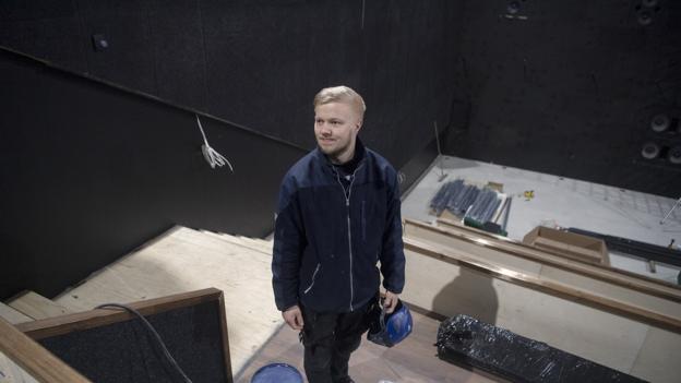 Jonas Christensen: Der er gået rigtigt mange kubikmeter træ i denne opbygning Foto:Henrik Louis