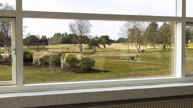 Udsigten til golfbanen kan nås fra mange af restaurantens vinduer. Foto: Kim Dahl Hansen <i>Foto: Kim Dahl Hansen</i>