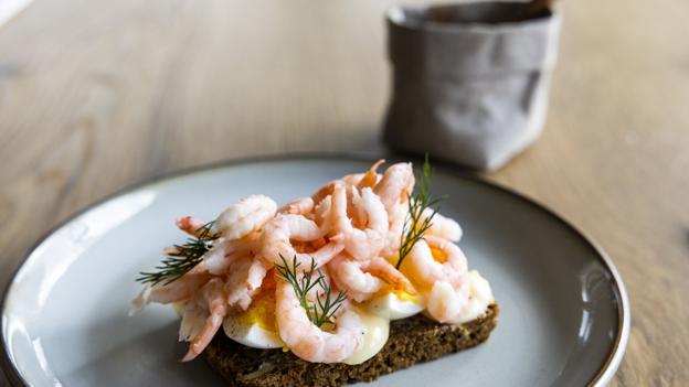Rejemaden er en klassiker i det danske smørrebrødskøkken. Men den skal have noget mayo. Foto: Kim Dahl Hansen <i>Foto: Kim Dahl Hansen</i>