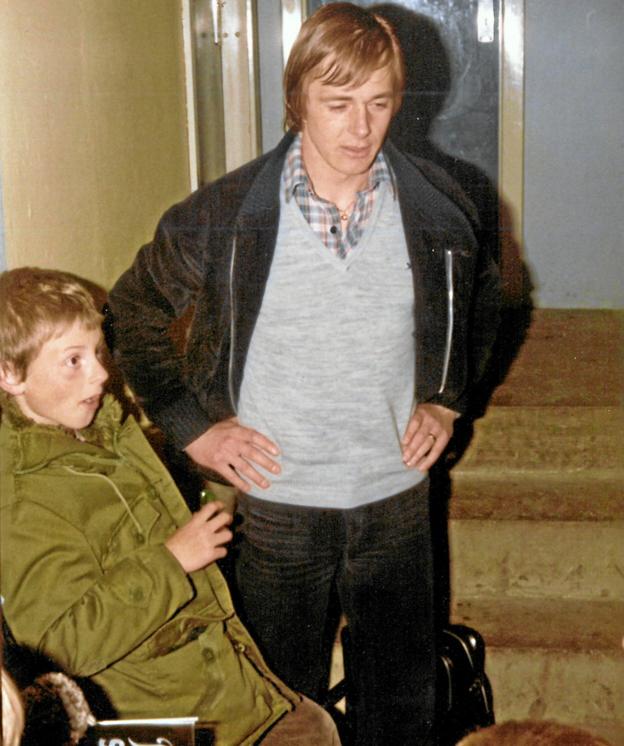 Jens Jørn Bertelsen skrev gennem årene 26 breve til drengene - hvor han blandt andet svarede på spørgsmål om, hvordan det var at være professionel fodboldspiller. Privatfoto.