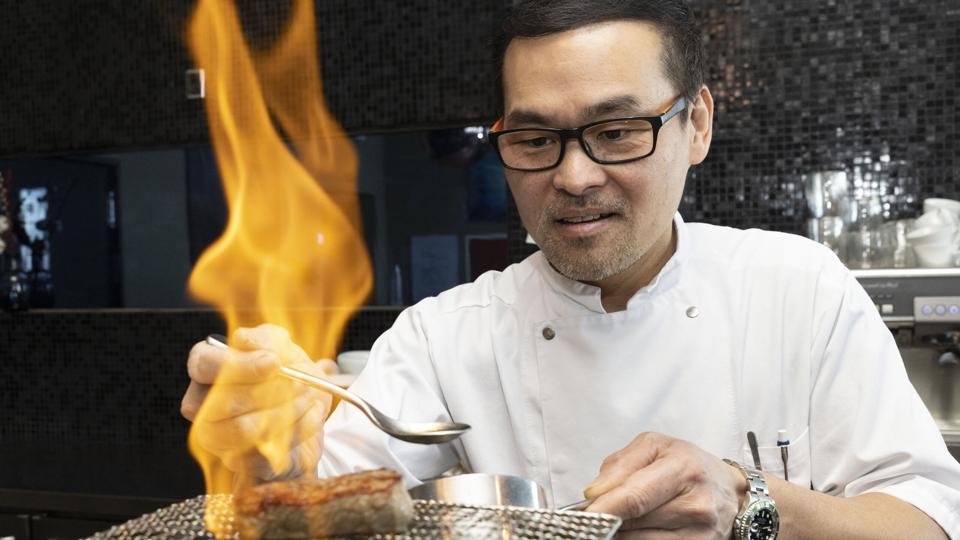 Vinh Quoc Du - eller Vinh, som han kaldes af de fleste - besidder nogle af de evner, som alle gode troldmænd har. For han er et leksikon af viden - og formår at bruge visuelle effekter for at gøre indtryk på sit publikum. Foto: Kim Dahl Hansen <i>Foto: Kim Dahl Hansen</i>
