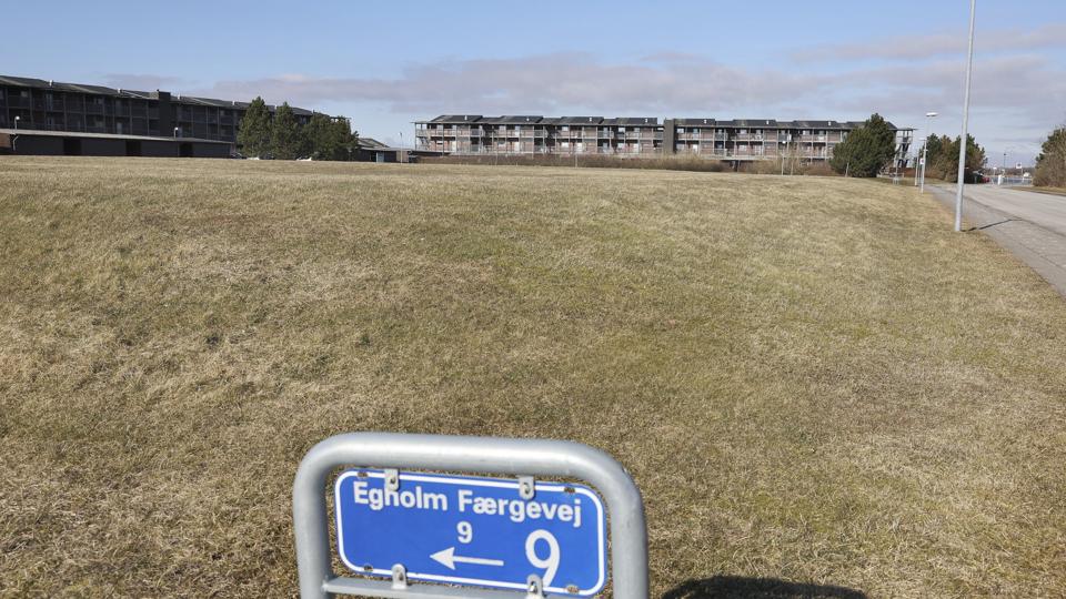 Aalborg Kommune skal ikke sælge grunden her i Aalborgs vestby, mener Enhedslisten. Arkivfoto: Bente Poder