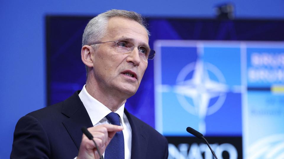 Natos generalsekretær, Jens Stoltenberg, fortsætter endnu et år på posten og dropper dermed stilling som norsk nationalbankchef. <i>Kenzo Tribouillard/Ritzau Scanpix</i>