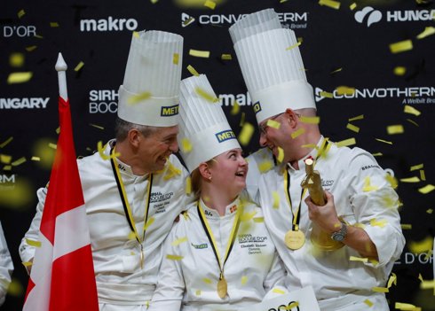 Om Elisabeth Madsen og Brian Mark Hansen (th) også skal en tur på podiet i Lyon, må tiden vise. I Budapest var glæden i hvert fald ikke til at tage fejl af. <i>Foto: Bernadett Szabo/Reuters/Ritzau Scanpix</i>