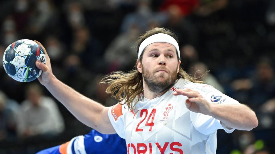 Mikkel Hansen er blevet opereret i knæet og har siden fået en blodprop i lungerne. Han har det dog godt efter omstændighederne. (Arkivfoto). <i>Attila Kisbenedek/Ritzau Scanpix</i>