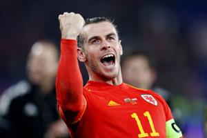 Bale tordner mod aviskritik efter helterolle for Wales