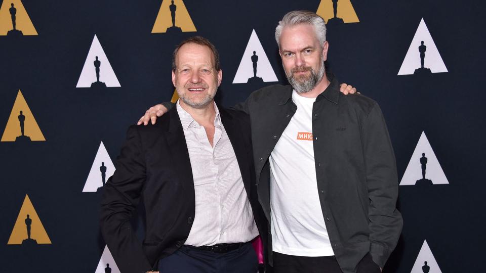 Producer Kim Magnussen (tv) og instruktør Martin Strange-Hansen (th) var nomineret i Bedste Kortfilm ved oscaruddelingen, men går tomhændet hjem. <i>Chris Delmas/Ritzau Scanpix</i>