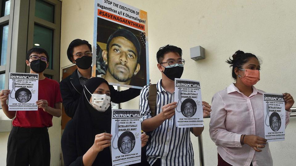 Aktivister demonstrerer imod henrettelsen af Nagaenthran Dharmalingam, der er dømt til døden for at have smuglet heroin ind i Singapore fra Malaysia i 2009. (Arkivfoto) <i>Arif Kartono/Ritzau Scanpix</i>