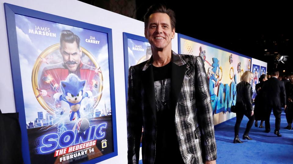 Komikeren og skuespilleren Jim Carrey mener, at Will Smith burde have været eskorteret væk fra oscarshowet, efter at have uddelt en lussing. (Arkivfoto). <i>Mario Anzuoni/Reuters</i>