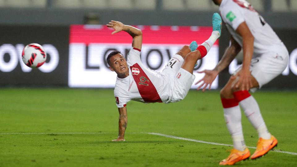 I kampen mod Paraguay gjorde den tidligere Malmö FF-spiller Yoshimar Yotún det til 2-0 til Peru i slutningen af anden halvleg. <i>Sebastian Castaneda/Reuters</i>