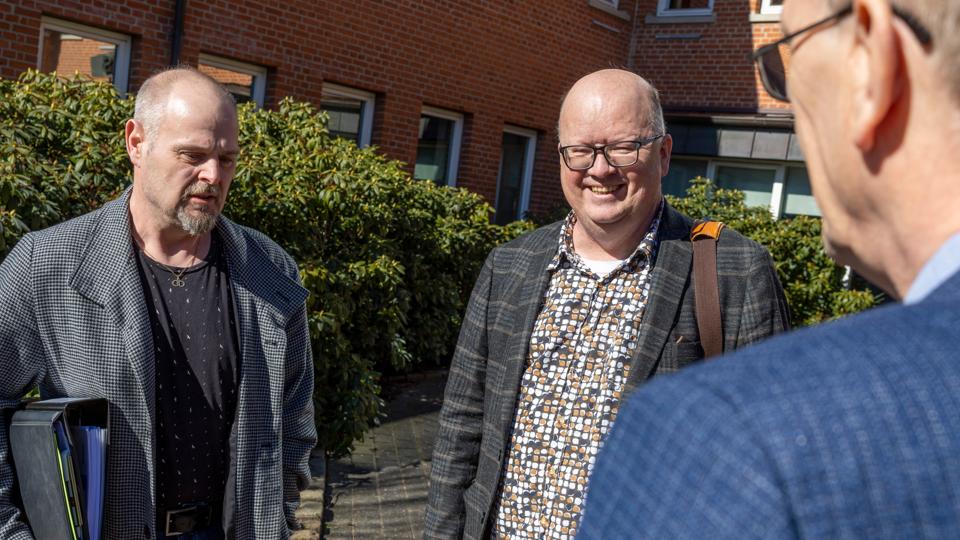 Niels Johansen og Ole Jespersgaard er blandt de borgere, der har skrevet under i et forsøg på at få stoppet et misbrugscenter i Øster Brønderslev. <i>Foto: Martél Andersen</i>