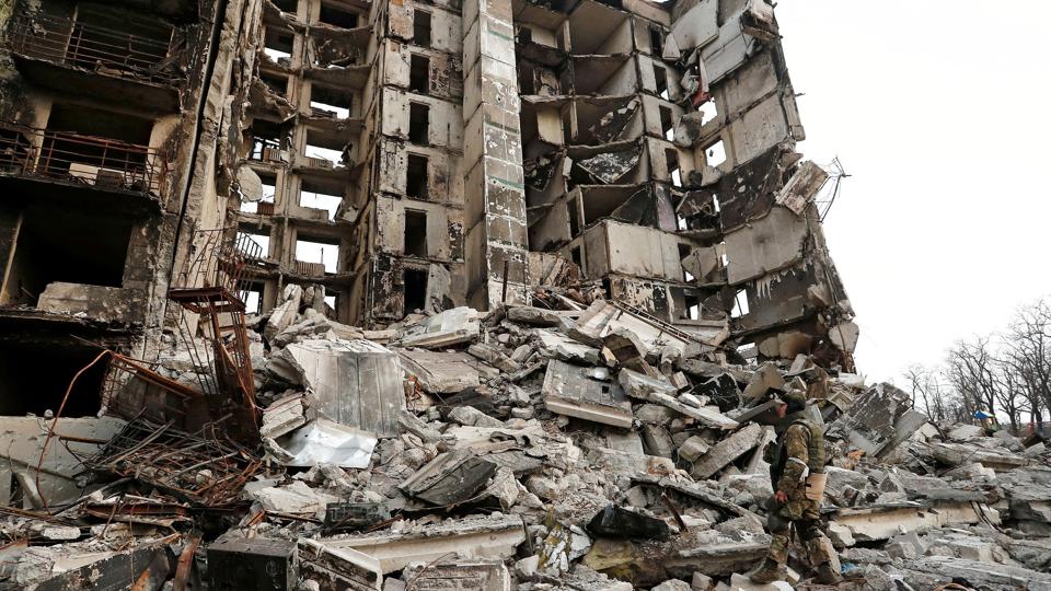 Torsdag vil Rusland indstille kampene ved den belejrede havneby Mariupol for at give civile mulighed for at blive evakueret. Det meddeler det russiske forsvarsministerie onsdag aften. <i>Alexander Ermochenko/Reuters</i>