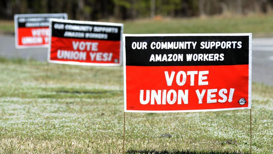 Amazon-ansatte i delstaten Alabama stemmer torsdag om, hvorvidt de skal organisere sig i en fagforening. <i>Jay Reeves/Ritzau Scanpix</i>