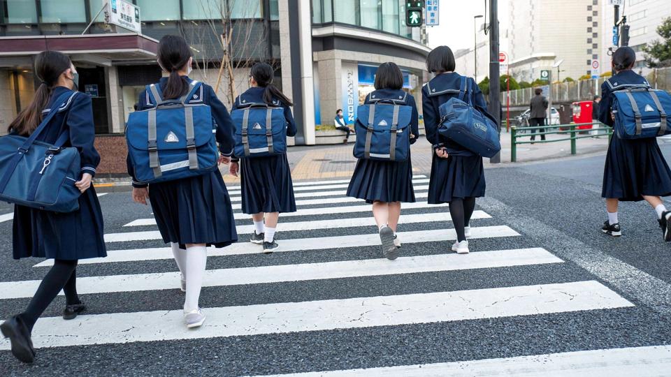 Japanske myndigheder vil fra fredag igen aktivt anbefale landets teenagepiger at blive vaccineret med hpv-vaccinen. (Arkivfoto). <i>Kazuhiro Nogi/Ritzau Scanpix</i>