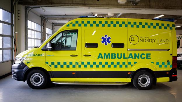 De nye ambulancer vejer omkring fire tons og er godkendt efter Tempo 100-ordningen. <i>Foto: Bo Lehm</i>