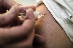 To gratis vaccinetilbud til ældre og gravide forlænges