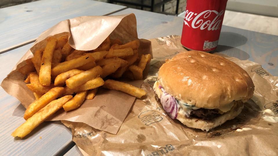 På billedet ser burgeren måske ikke sindssygt appetitlig ud. Men det var den.