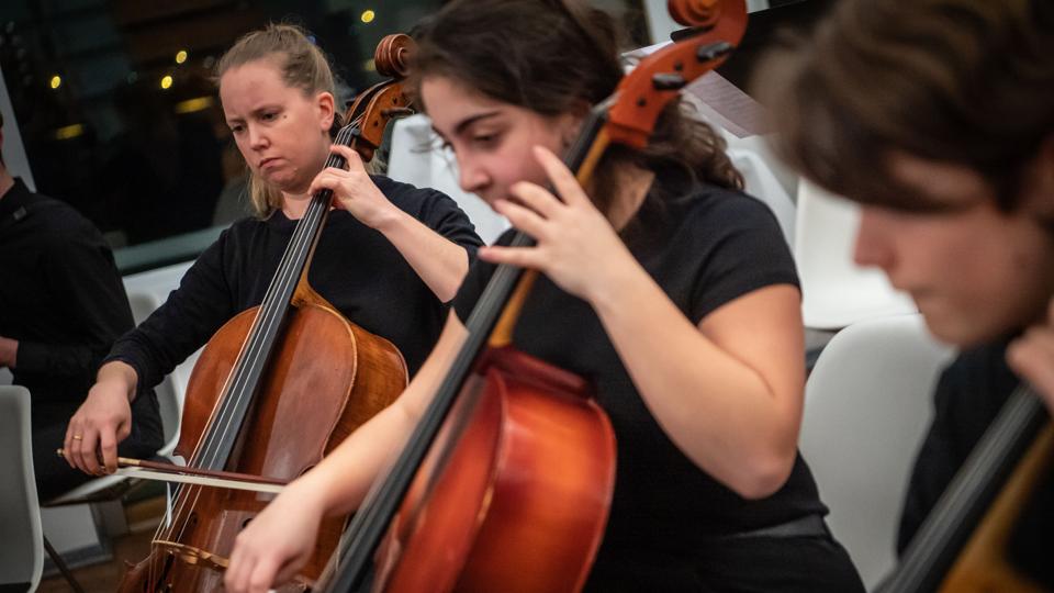 Ungdomssymfoniorkesteret er et af de steder, hvor de klassiske talenter kan boltre sig sammen med ligesindede. Foto: Martin Damgård