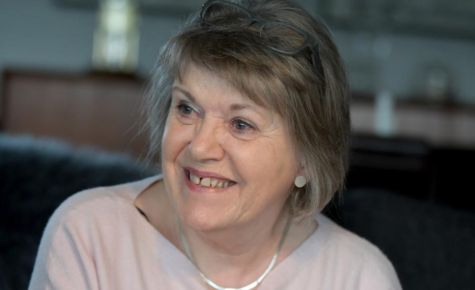 Anne-Marie Smed har ikke boet i Rørbæk siden hun som en slags selvbestaltet ungdomsoprør forlod byen som 16-årig. Siden 1972 har hun sammen med sin mand og to børn boet i Troestrup vest for Klejtrup.