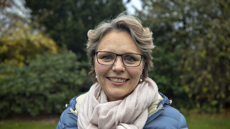Under sit kræftforløb sørgede Astrid Joest Jakobsen for at komme ud hver eneste dag. Om det så bare var en lille tur i haven. Foto: Kurt Bering <i>Kurt Bering</i>