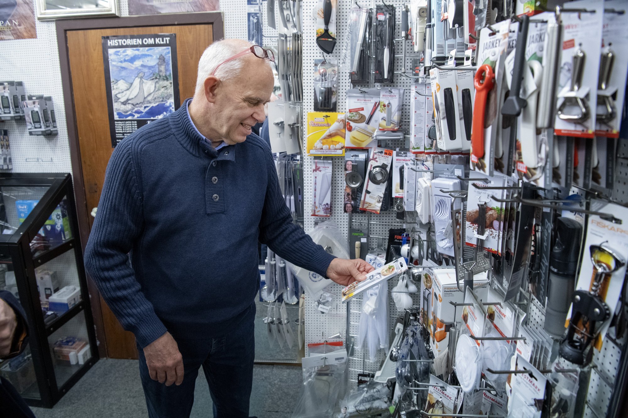 72-årig isenkræmmer i Hurup venter på kunden, der vil købe det hele