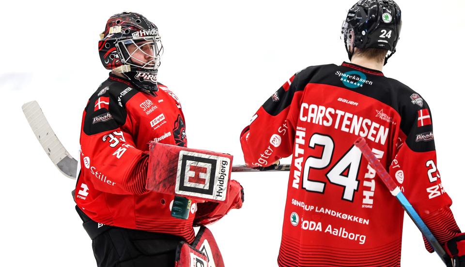 Keeper George Sørensen og Nikolaj Carstensen (th.) forlænger begge deres aftaler med Aalborg Pirates. <i>Arkivfoto: Claus Søndberg</i>