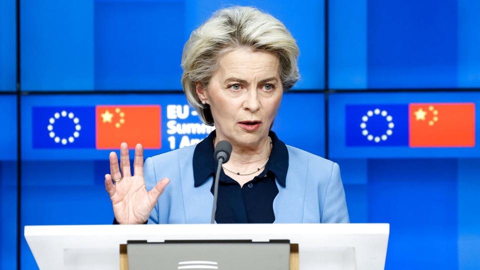 EU-Kommissionens formand, Ursula von der Leyen, vil i denne uge rejse til Ukraine for at mødes med Ukraines præsident Zelenskyj (Arkivfoto). <i>Kenzo Tribouillard/Ritzau Scanpix</i>