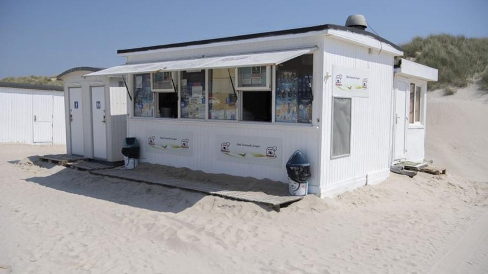 Efter næsten 40 år er kiosken på Sønderstrand i Løkken pludselig blevet for stor <i>Arkivfoto: Kim Dahl Hansen</i>