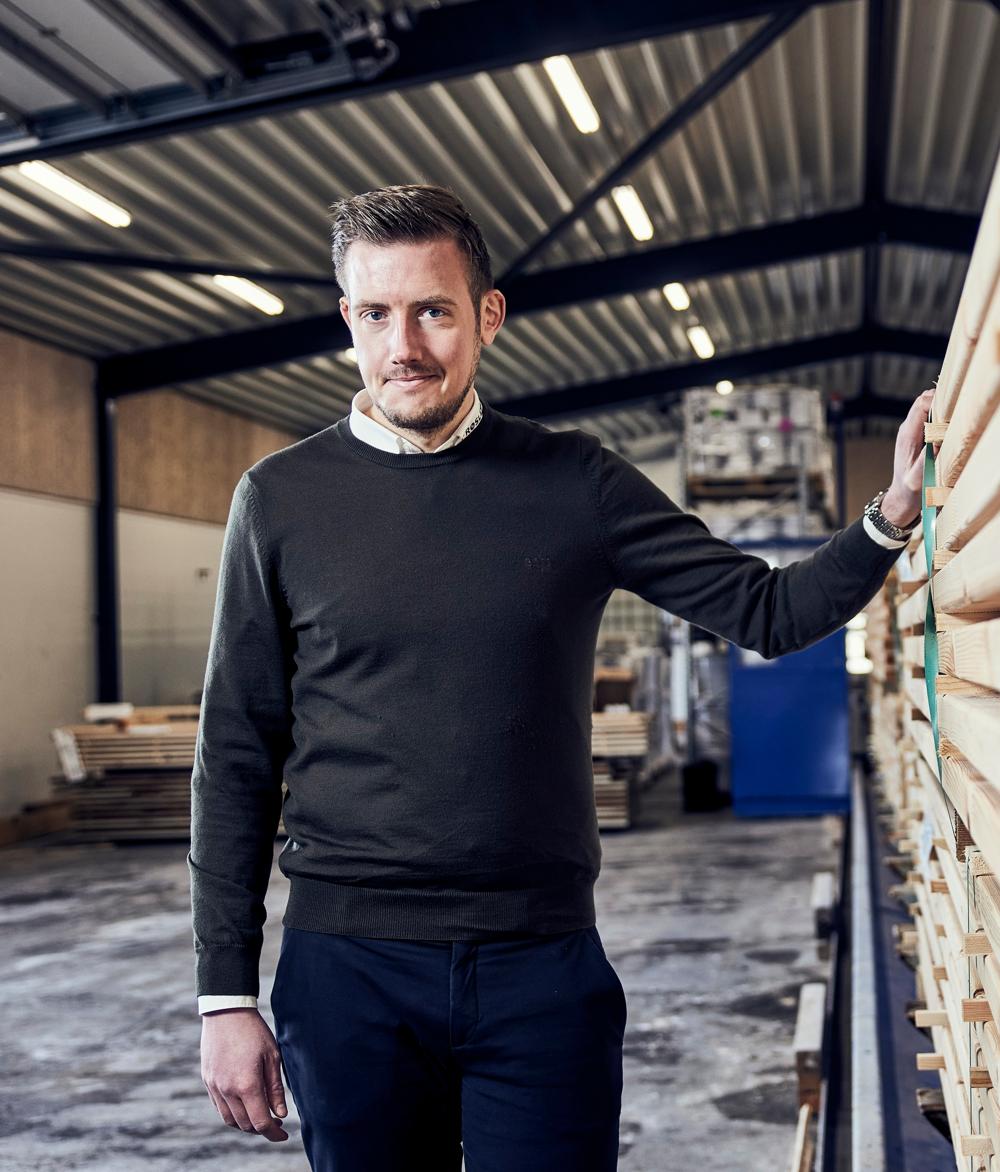 - Det specielle ved familievirksomheder er nok, at sejrene føles lidt større og nederlagene lidt værre, mener Frøslev-direktør Martin L. Petersen. - Det specielle ved familievirksomheder er nok, at sejrene føles lidt større og nederlagene lidt værre, mener Frøslev-direktør Martin L. Petersen.