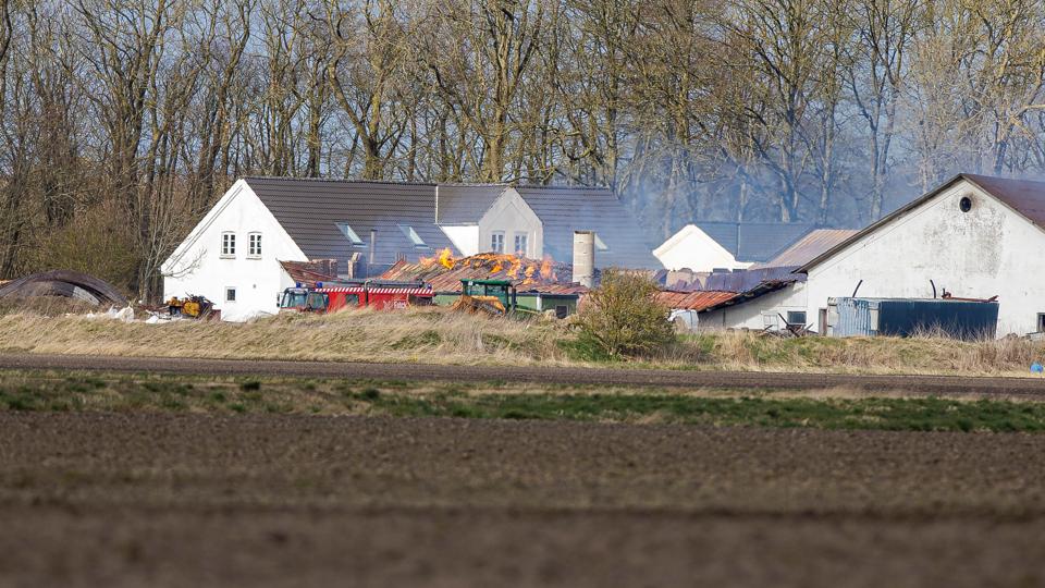 Der er ikke meget tilbage af den længe, hvor branden opstod. <i>Foto: Torben Hansen</i>