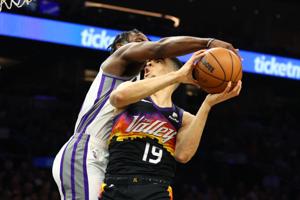 NBA-dansker laver ti point for Suns i mulig afskedskamp