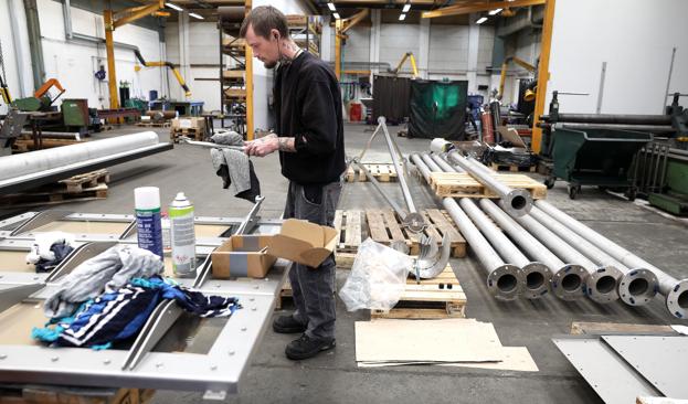 Eddy Iversen her er en af de i dag 26 ansatte hos JS Proputec. Hjørring-virksomheden klarer sig fint i et marked med flere store konkurrenter. <i>Foto: Bente Poder</i>
