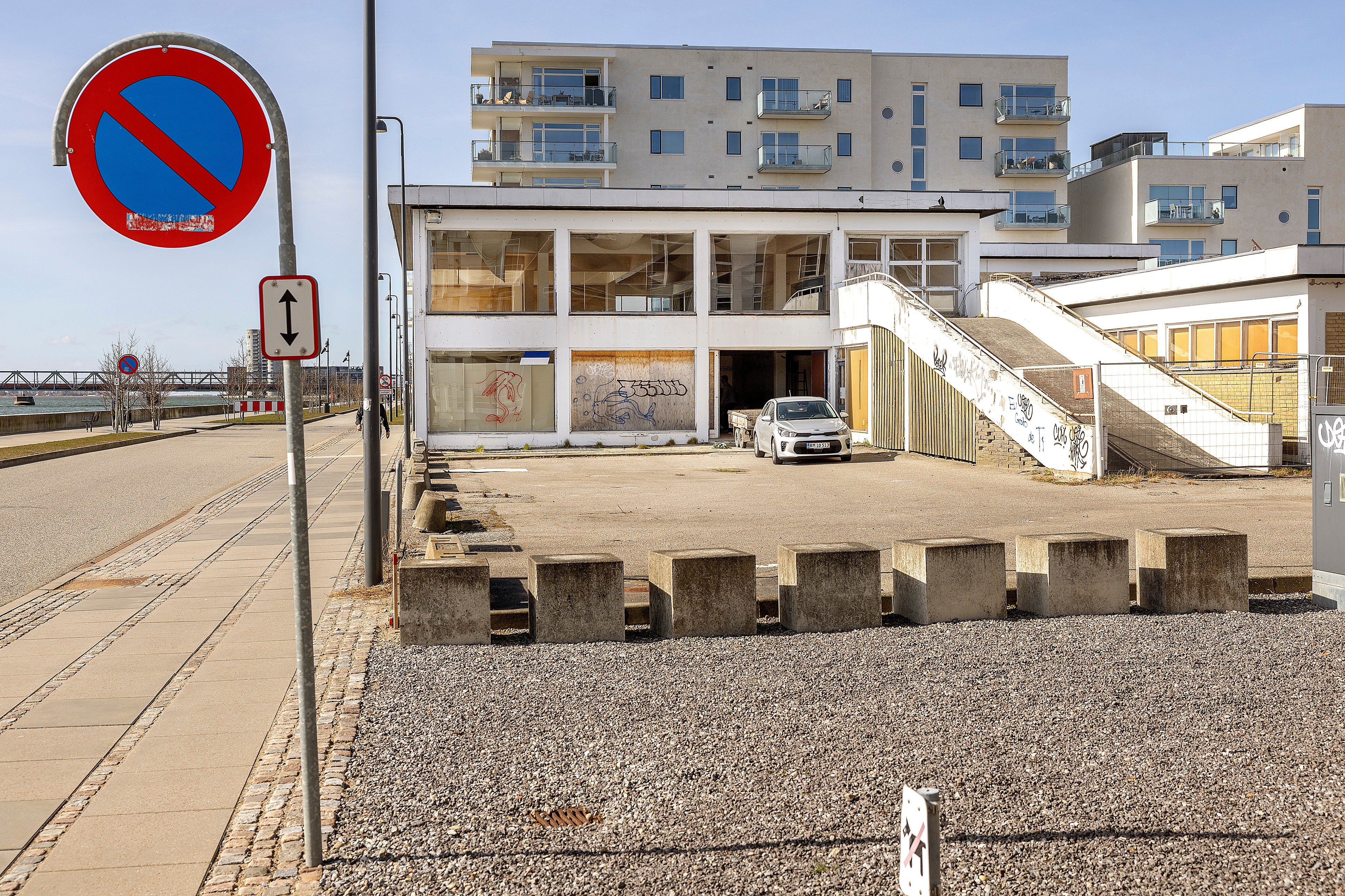 Attraktiv grund i Nørresundby har ligget hen i årevis - nu sker der endelig noget